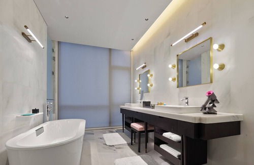 Shizhong District Hotel | Maison Albar Hotels Leshan