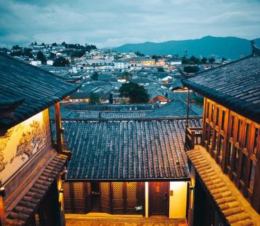 Dayan Old Town Hotel | Maison lyly 300 Year Historical Cultural Courtyard and Ancient City View