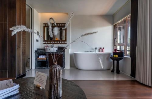 Dayan Old Town Hotel | Maison lyly 300 Year Historical Cultural Courtyard and Ancient City View