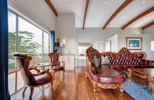 Maleny Hotel | Maleny Terrace Cottages