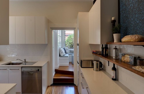 Manly Apartment | Manly Beach renovated 1920s light & spacious 3 B’room, 2 Bathroom with garden
