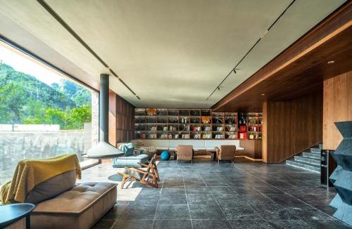 Handan Hotel | Manning Retreat