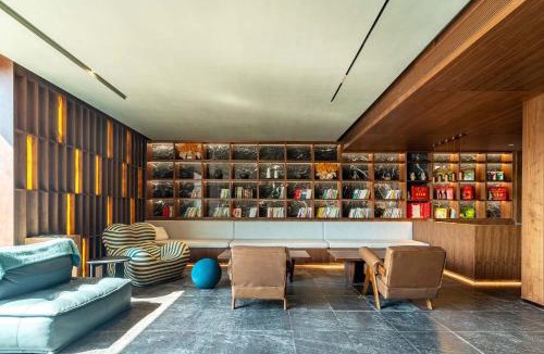 Handan Hotel | Manning Retreat