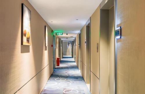 Downtown Beijing Hotel | Manqu Hotel (Beijing Jianguomen Capital Children's Research Institute)
