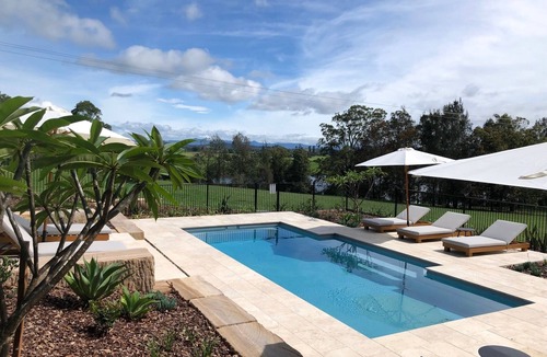 Tinonee Cottage | Mansfield on the Manning Wattle Cottage- country cottage on riverfront property