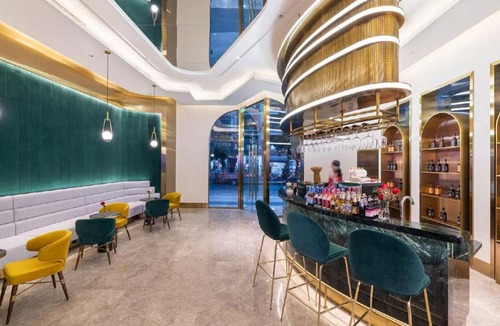 Gaoxin Hotel | Manxin Hotel Chengdu South Railway Station