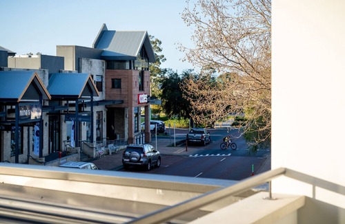 Dunsborough Apartment | Maple Suite at Dunsborough Marketplace