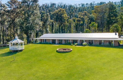 Kangaroo Valley House | MarMel - Four bedroom home with pool and fire pit
