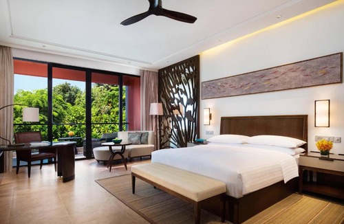 Lingshui County Hotel | Marriott Resort Xiangshui Bay
