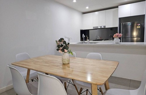 Mascot Apartment | Mascot 2 bed 213 Close to station easy to anywhere