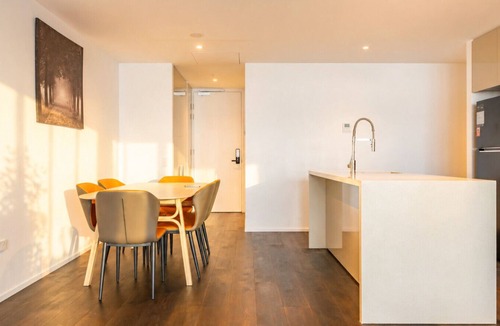 Mascot Apartment | Mascot 2BR/2BA | Station, Shops + Free Parking