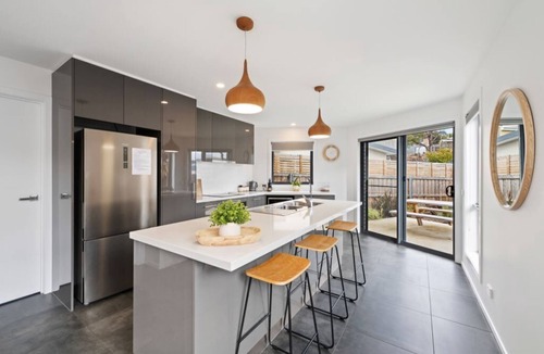 Warrane House | Mawson’s Villa 10min CBD & Airport.