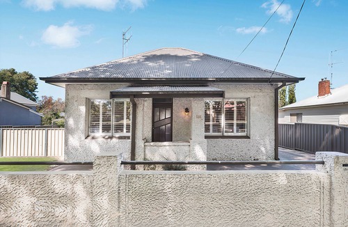 Orange East Cottage | "McLachlan Cottage" - Central East Orange, Pet Friendly