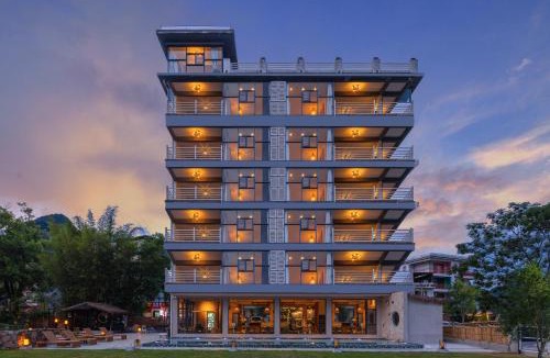 Yangshuo Hotel | Meadowscape Resort at Yulong River - Karst Views & Infinity Pool & Tickets Reservation Service & Free Laundry