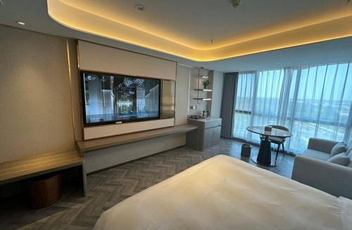 Dongtai Hotel | Mehood Lestie, Dongtai Railway Station