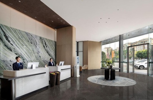 Panyu Hotel | Mehood Lestie Hotel Yuangang Metro Station