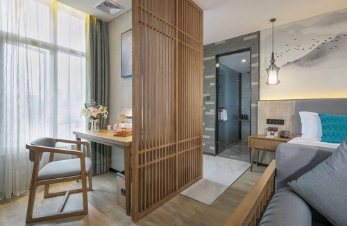 Shangqing Temple Hotel | Mehood Lestie International Hotel Chongqing Yuzhong Lianglukou Metro Branch