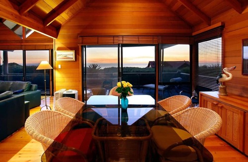 Yallingup House | Melaleuca - Stunning Ocean Views and Coastal Comforts
