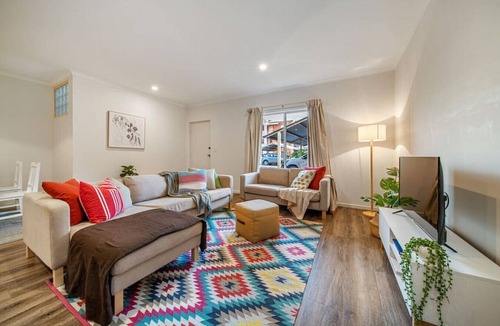 North Adelaide Apartment | Melbourne St Explorer - A Central Urban Stay