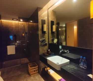 Heyuan Hotel | Mels Weldon Evergreen Lake Hotel Heyuan