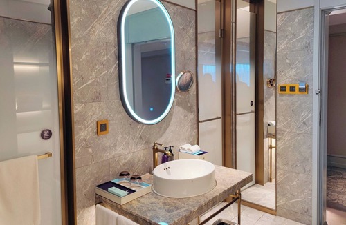 Wenfeng District Hotel | Mercure Anyang Downtown