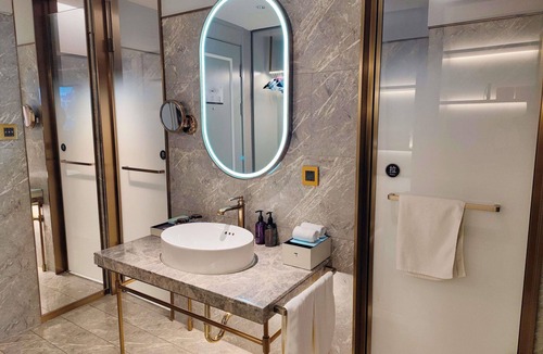 Wenfeng District Hotel | Mercure Anyang Downtown