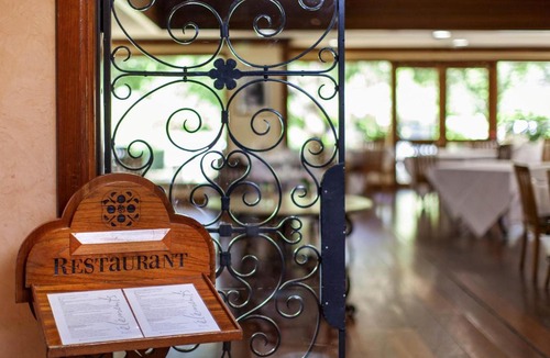Pokolbin Hotel | Mercure Hunter Valley Gardens