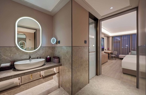 Chongchuan Hotel | Mercure Nantong Suxitong Riverside