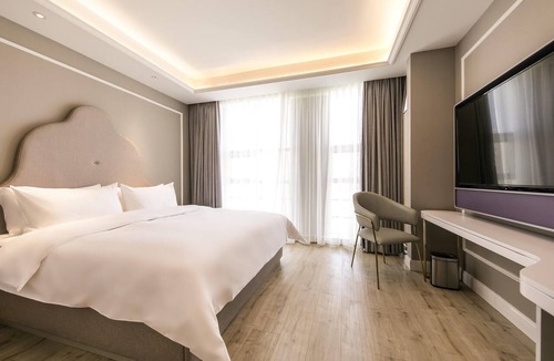 Ejin Horo Banner Hotel | Mercure Ordos Downtown