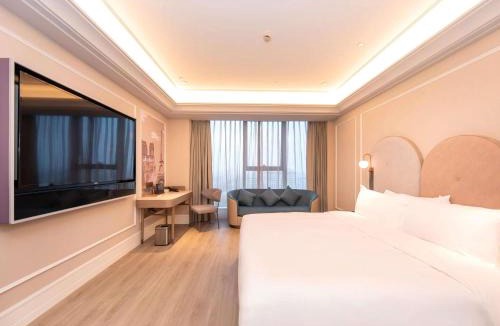 Pingqiao District Hotel | Mercure Xinyang East Railway Station