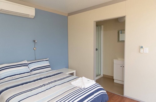 Bowen Hotel | Merinda Village Hotel