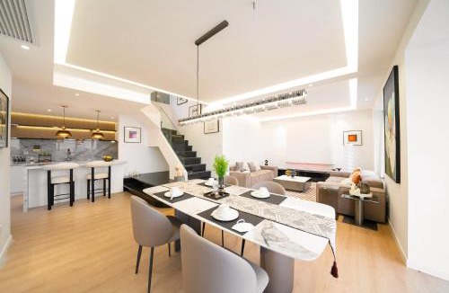 Huangpu Apartment | Merit Luxury PentHouse with a Stunning BUND VIEW