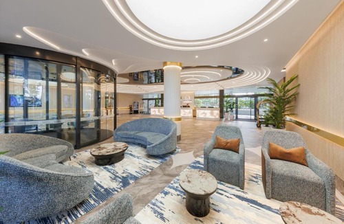 Broadbeach Hotel | Meriton Suites Broadbeach