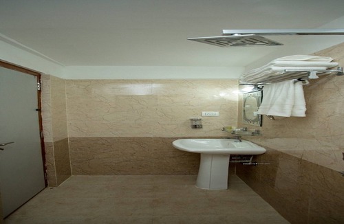 Sinamangal Hotel | MeroStay 032 Hotel Marinha