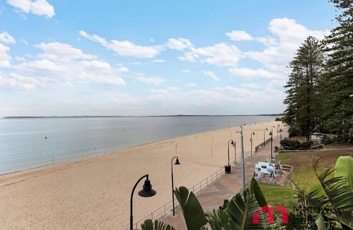 Brighton-le-Sands Apartment | Metawise 2BR Apt Steps to Brighton-Le-Sands Beach