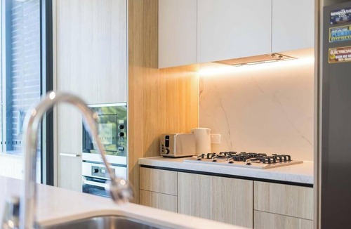 Macquarie Park Apartment | MetaWise BnB Modern 4BR in Macquarie Park