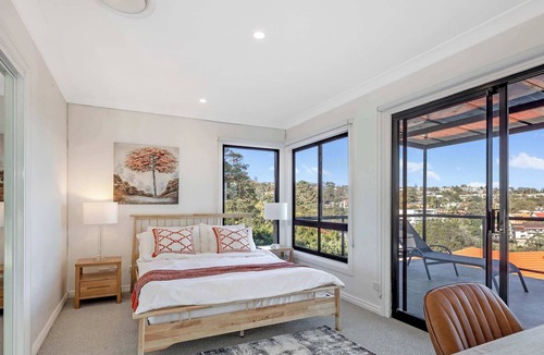 Seaforth House | MetaWise Luxe 6 Bed Ocean View Family Home in Seaforth
