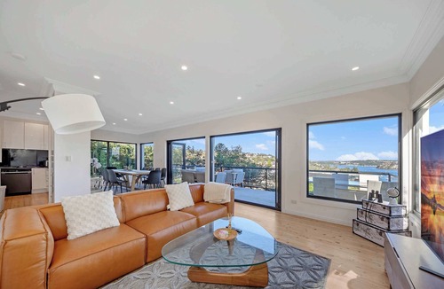 Seaforth House | MetaWise Luxe 6 Bed Ocean View Family Home in Seaforth