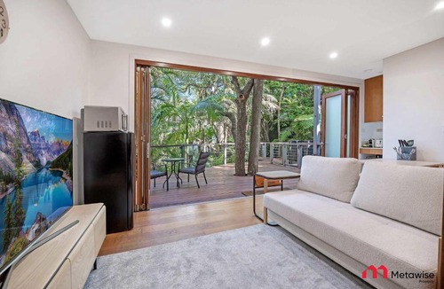 Seaforth Apartment | MetaWiseBnB Stylish Loft Studio with Garden in Seaforth