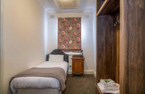 Orange Hotel | Metropolitan Hotel