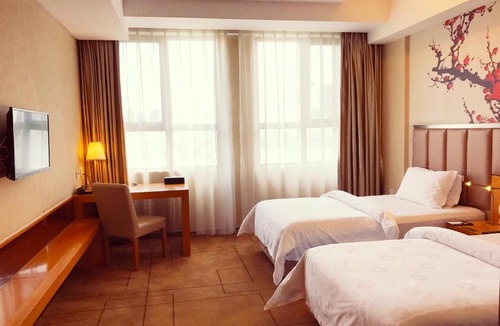 Wuchang Hotel | Metropolo, Wuhan, Wuchang Jiangtan Jiyuqiao Subway Station