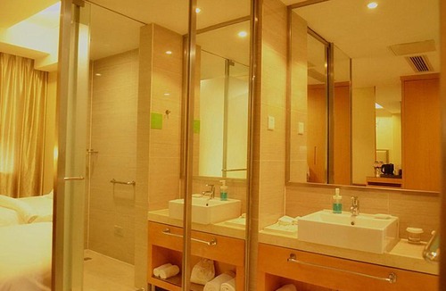 Wuchang Hotel | Metropolo, Wuhan, Wuchang Jiangtan Jiyuqiao Subway Station