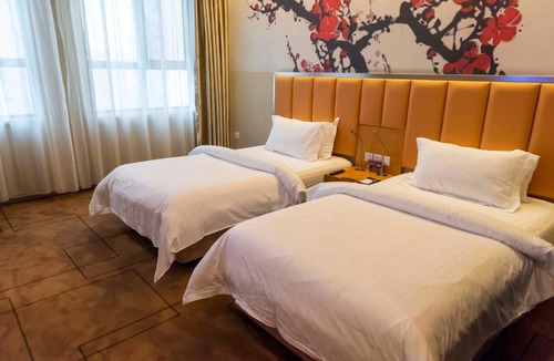 Wuchang Hotel | Metropolo, Wuhan, Wuchang Jiangtan Jiyuqiao Subway Station