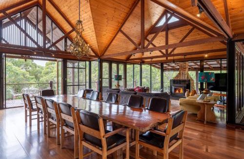 Eagle Bay House | Mibremilla I Private Properties