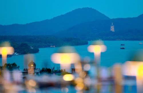 Hangzhou Hotel | Midtown Shangri-La, Hangzhou, moments from West Lake