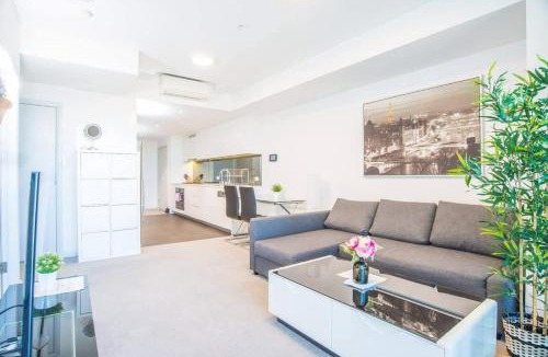 Wentworth Point Apartment | Minimalism modern 1bdr apt waterview P Coles