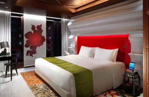 Bowrington Hotel | Mira Moon