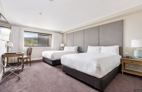 Terrey Hills Hotel | Miramare Gardens