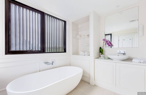 Terrey Hills Hotel | Miramare Gardens