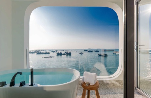 Dapeng Bed & Breakfast | Miyue · Shenzhen Monet Garden Seaview Resort